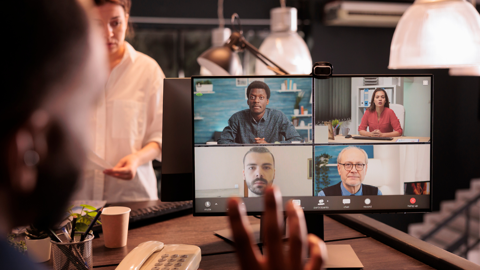 outsourcing-examples-managing-teams