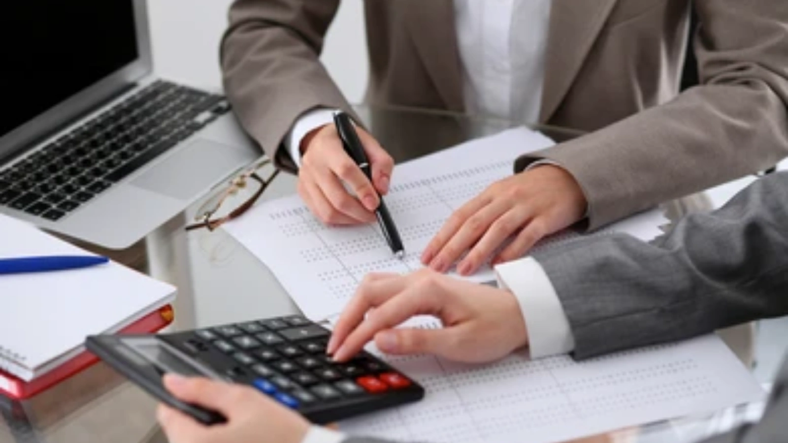 how-do-you-calculate-work-hours-in -a-year