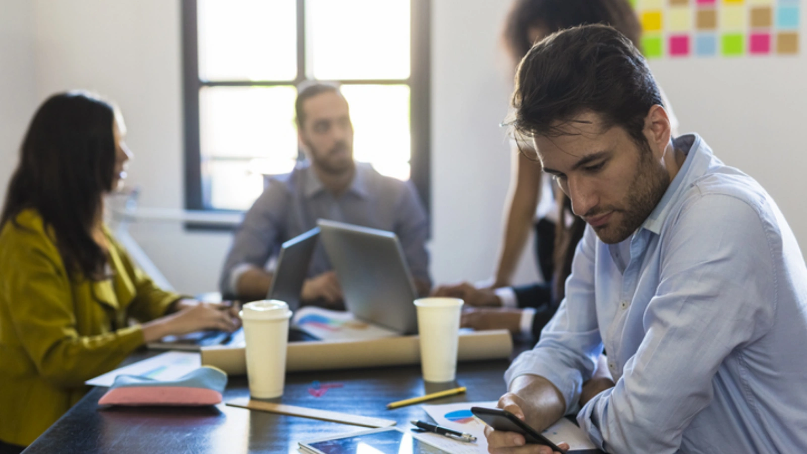 Major Causes Of Distractions In The Office Major-Causes-Of-Distractions-In-The-Office